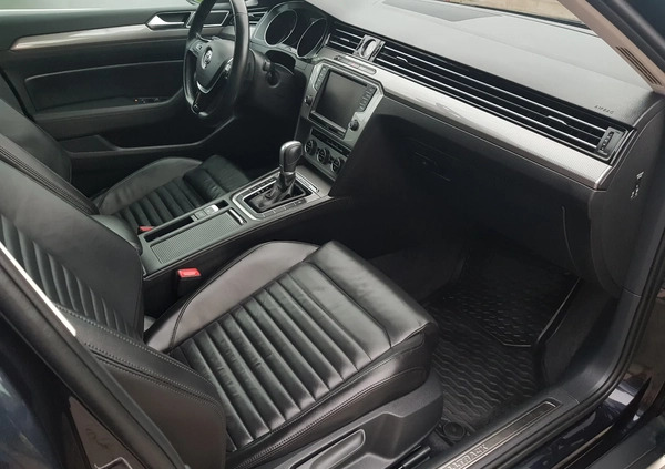 Volkswagen Passat cena 84000 przebieg: 165000, rok produkcji 2016 z Włodawa małe 781